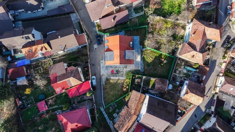 Armonie între tradiție și modernitate – Vilă contemporană în Brasov - 33