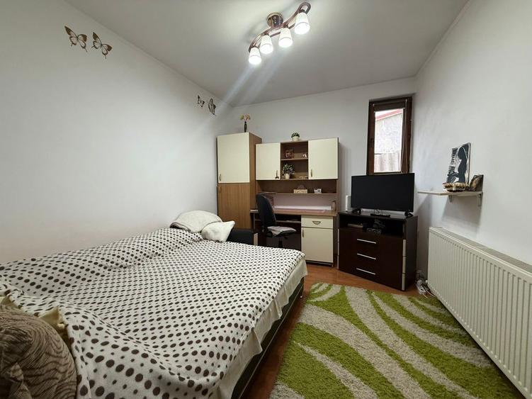 Garsoniera de vanzare, etaj 1 in vila, centrala gaz - 4