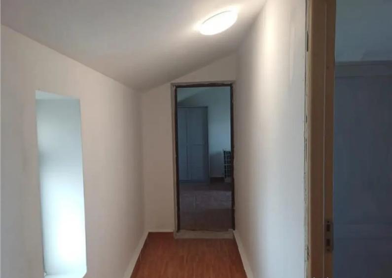 Casa si pentru cazare muncitori in zona parcului industrial - 2