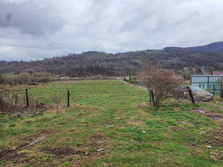 Teren Rasnov spre Predeal pretabil investitie 13 euro/mp - 2