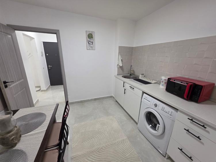 Jean Steriadi, 15 minute metrou 1 Decembrie 1918, pe Fetesti, bloc 4 etaje - 10