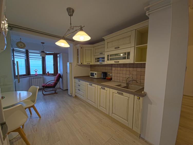 Faleza Nord 3 camere vedere la mare loc de parcare termen lung - 17