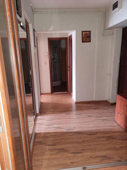 Proprietar vand apartament, 2 camere decomandat, Centrul Civic, Bld. Grivitei bloc ONIX, mobilat, etaj 5/8, suprafata totala 54,50 mp - 3