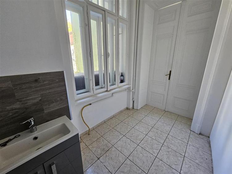 Studio Livada Postei  ULTRACENTRAL Brasov cu parcare, beci si anexa - 10