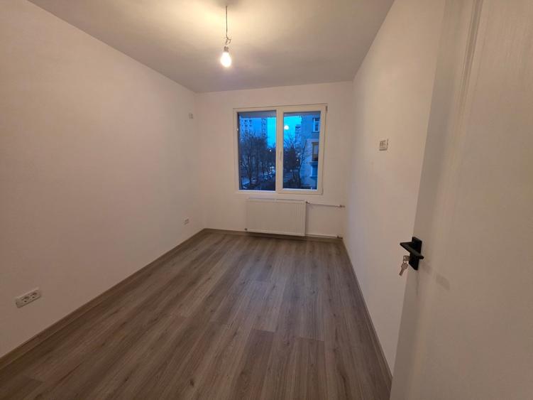 Trapezului, chiar la metrou 1 Decembrie 1918, renovat complet, geam baie - 10