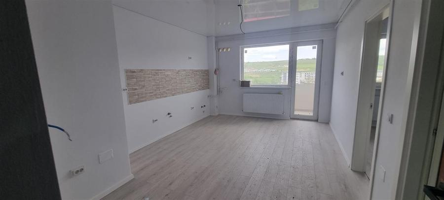 Apartament o camera Bucium + curte de 20mp - 1