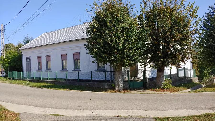 Casa de vanzare 5 incaperi, 150 m utili, garaj, demisol - 2