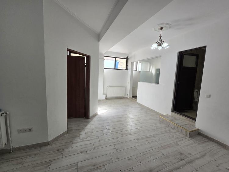 De vanzare apartament 2 camere - 3