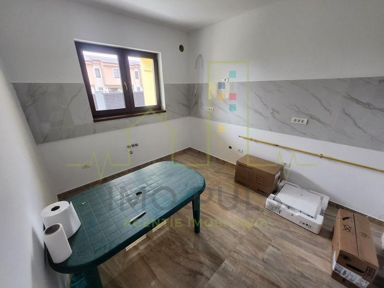 Timisoara. 914 Teren. 7 Bai. 2 Garaje. Zona Ciarda Rosie. Posibilitate rate - 11