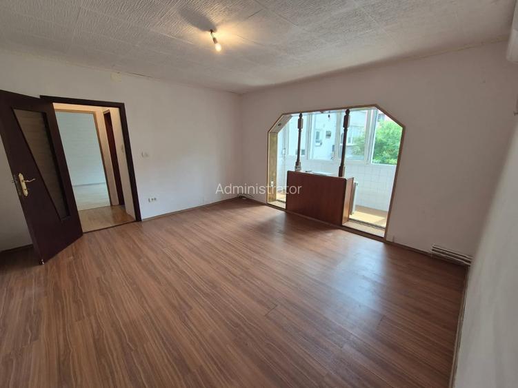 Apartament spatios etaj 2 Calea Martirilor Apartament spatios etaj 2 Calea Martirilor