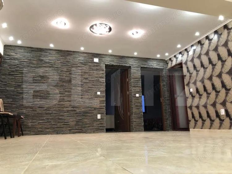 Doua case, spatiu comercial, casa tip pensiune Goicea Dolj - 4