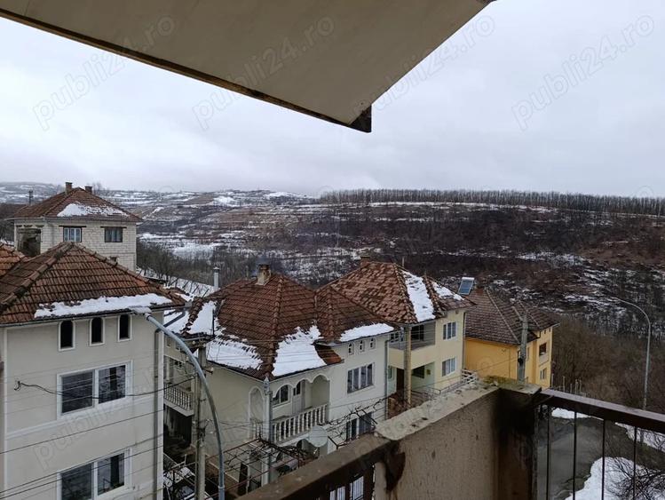 Garsoniera spa?ioasa de 32,83 mp, situata la etajul 4 IN sta?iunea Geoagiu-Ba - 5