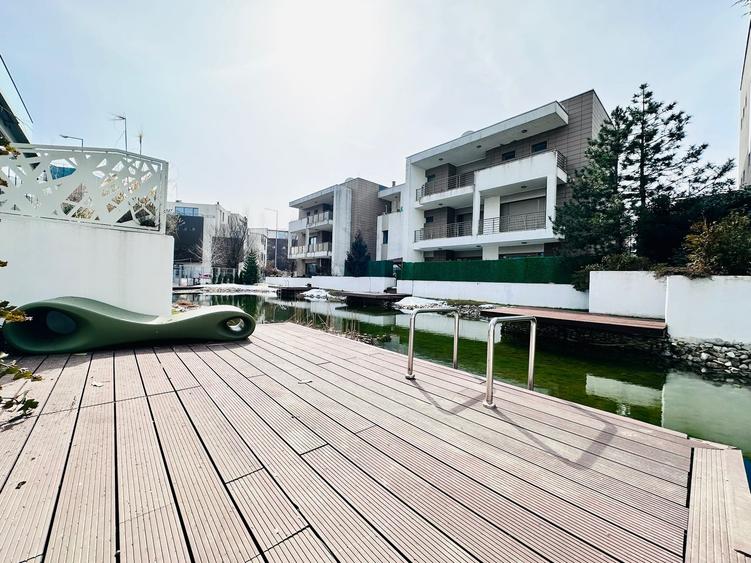 Duplex cu 8 camere cu Canalizare în Băneasa