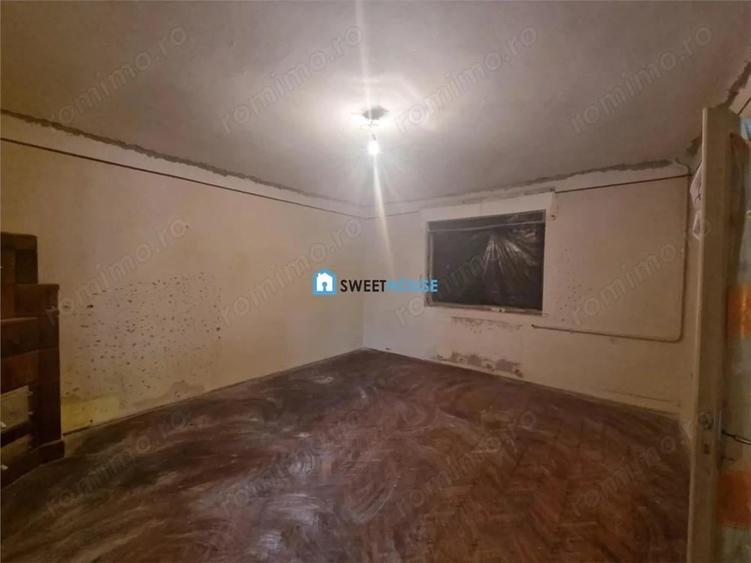 Casa de vanzare cu 4 camere si anexe in Fagaras. - 20