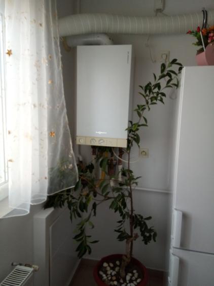 Apartament 2 camere decomandat, etaj 3, centrala, Piata Tomis III - 5