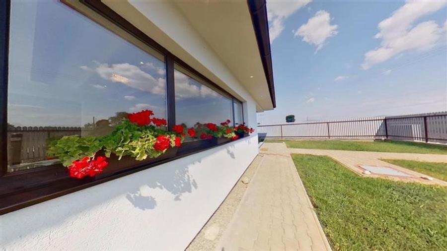 In stil mediteranean, curte proprie, 4 camere, terasa, pod mansardabil, Harman, - 26