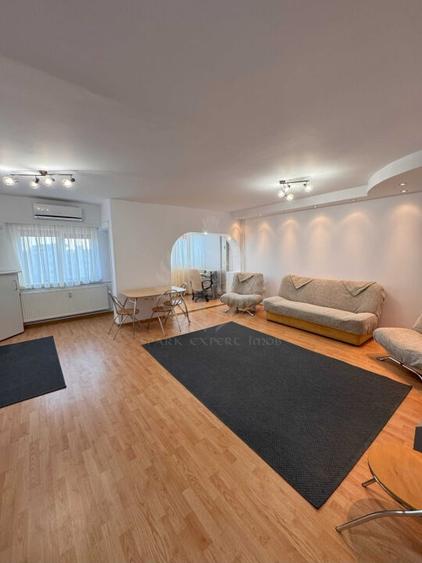 //3 CAMERE// ULTRACENTRAL//GALERIILE COMERCIALE// - 1