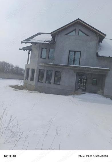 casa de vanzare la Titu - 1