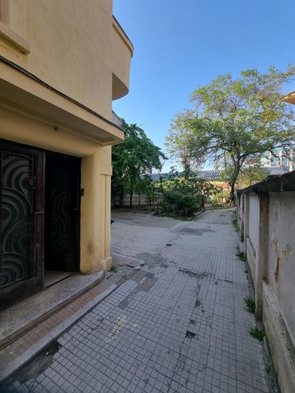 Dacia - 3 Camere - Garaj - Curte - 28