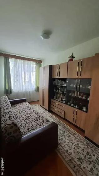 De vanzare apartament 3 camere - 1