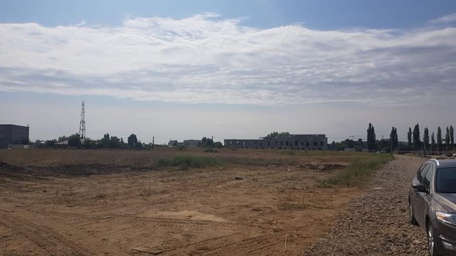 Pallady - Policolor, str.Gura Vladesei, teren 5000 mp/ dubla deschidere - 5