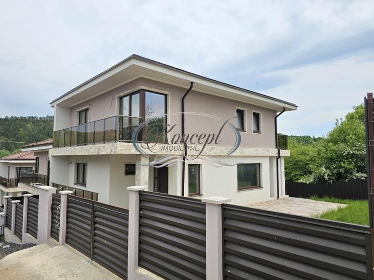 Case cuplate in ansamblu nou Luna de Sus - 3