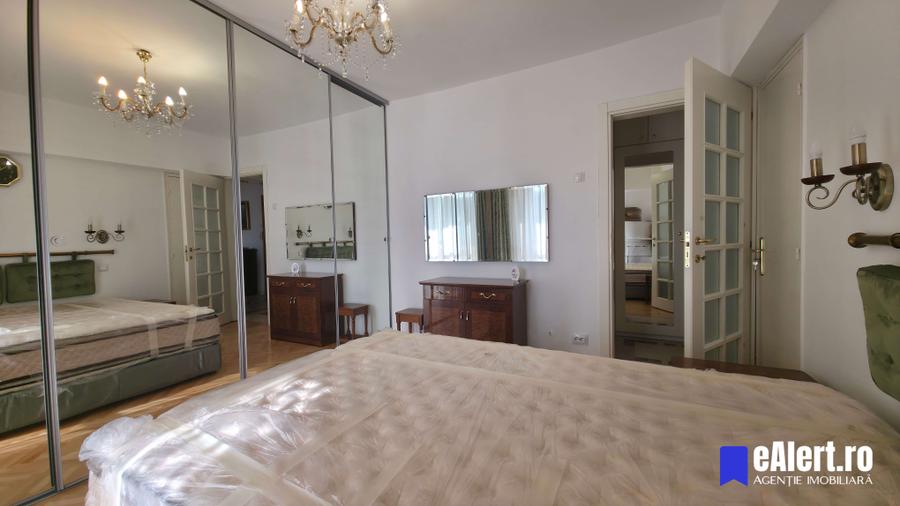 Apartament cu 2 camere decomandat în P-ța Unirii