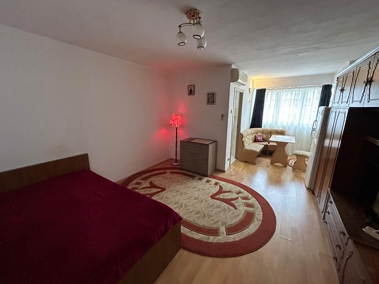 Garsoniera Titan Bloc 1984 Reabilitat 12 Min Metrou Titan - 1