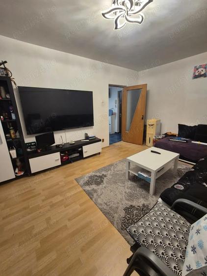 Vand apartament trei camere ,zona Aparatori Patriei!! - 1