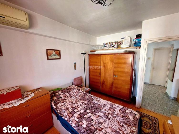 3 camere,decomandat, CENTRU - Str. Victoriei, etaj 3 - 25