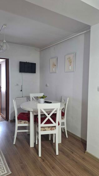 Vand apartament, 2 camere, etajul 1 - 8
