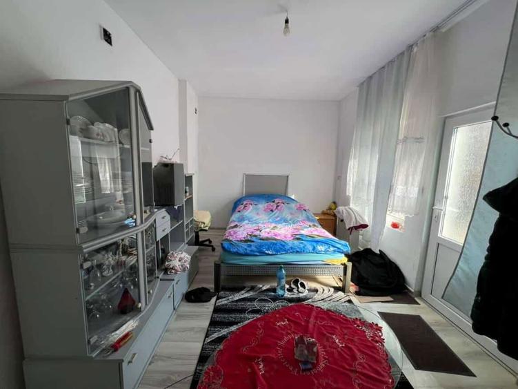 Vand casa la sat - 2