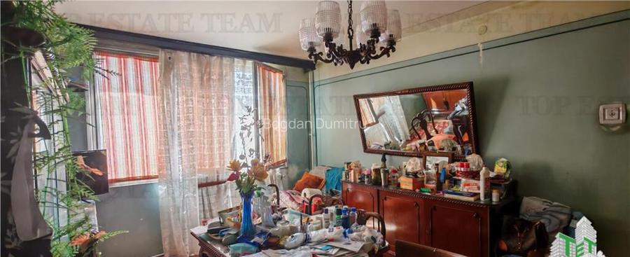Apartament 4 camere, stradal, centrala proprie, langa Piata