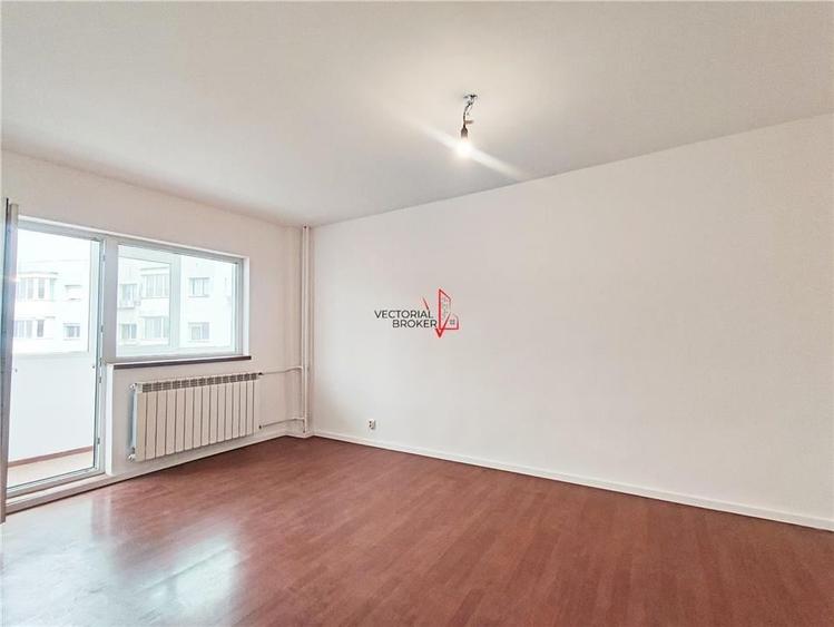 Decomandat, bloc 1980, ,metrou OBOR Calea Mosilor - 1