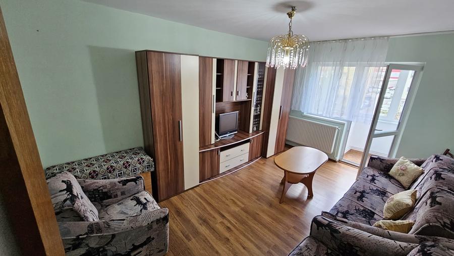 Apartament 3 camere zona Judetean,mobilat-utilat,400 Euro - 1