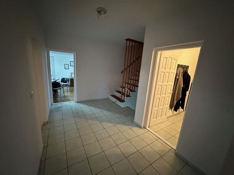 Cladire pretabila spațiu birouri/ clinica - 24