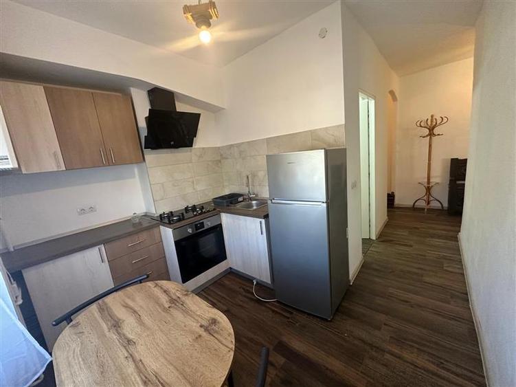 Apartament cu 2 camere decomandat, mobilat în Luncă