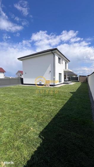 Casă cu 4 camere cu Teren 571 Mp în Cristian