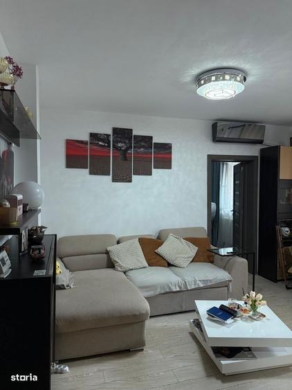 Apartament cu 3 camere decomandat, mobilat în Central