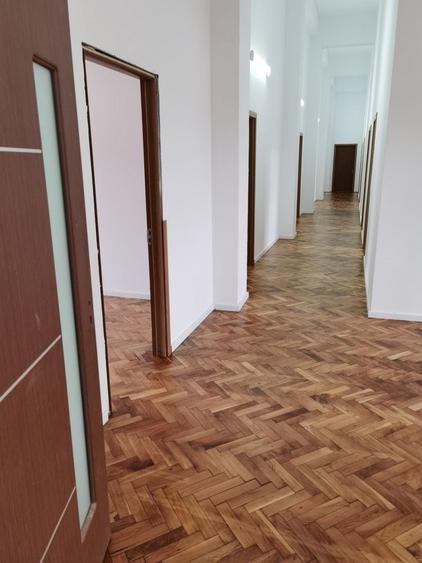 Spațiu comercial, de 556 mp, în Moinești