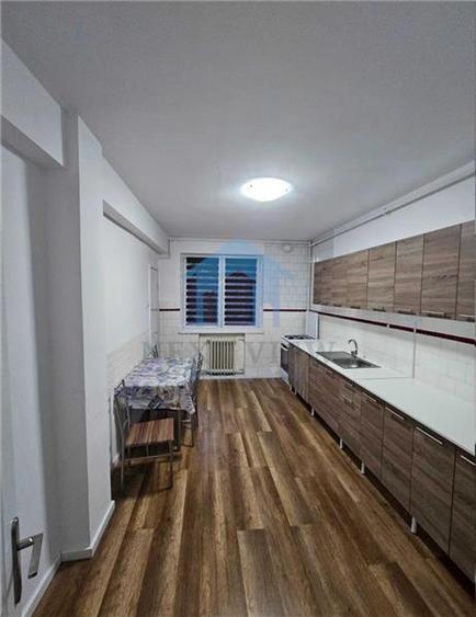 Apartament cu 2 camere decomandat în Plopilor