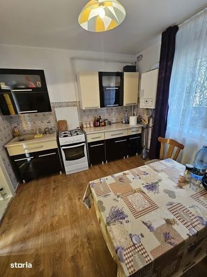 Casa Garbovi de vanzare langa biserica si parc - 7