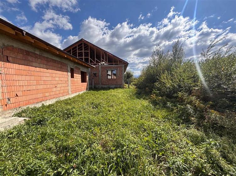 Duplex cu 3 camere cu Teren 500 Mp în Stupini