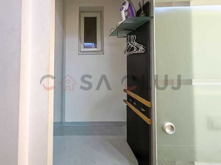 Apartament cu 2 camere semidecomandat, mobilat în Central