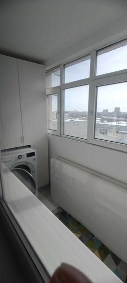 Apartament cu 3 camere semidecomandat în 1 Mai