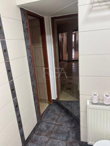 Apartament cu 4 camere semidecomandat în Calea Călărașilor