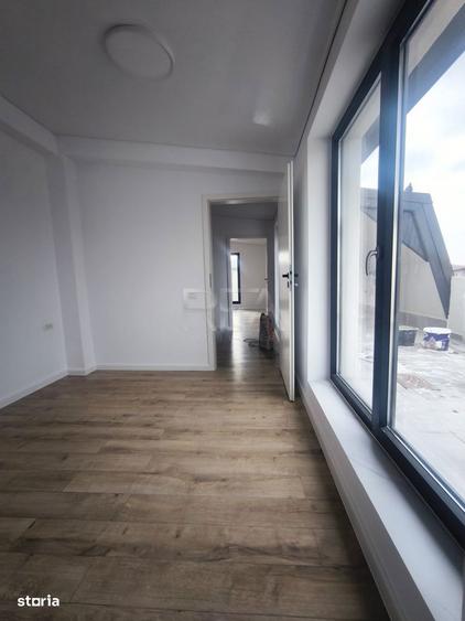 Apartament cu 4 camere decomandat în Crângași