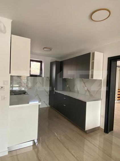 Apartament cu 3 camere decomandat, mobilat în Central
