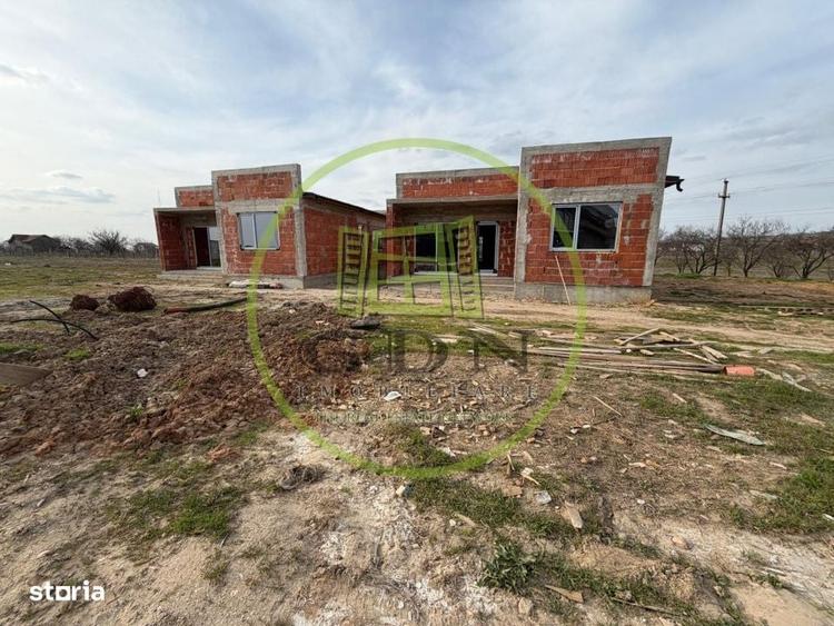 Casă cu 4 camere în Șimnicu de Jos