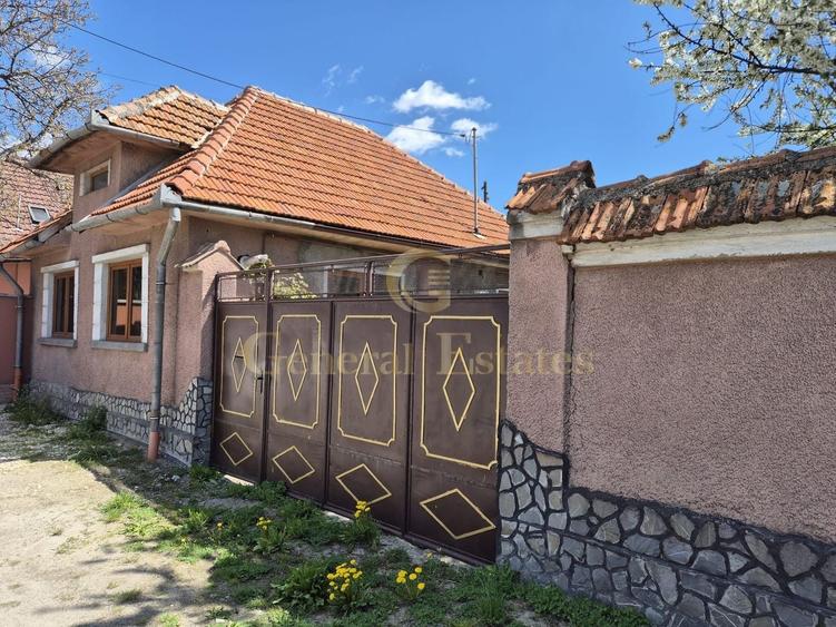 Casă individuală cu 3 camere cu Canalizare în Feldioara